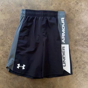 Boys size M Under Armour shorts